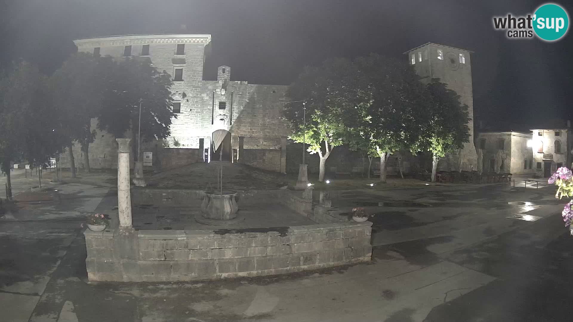 Webcam Svetvinčenat – die Burg und Brunnen – Istrien – Kroatien