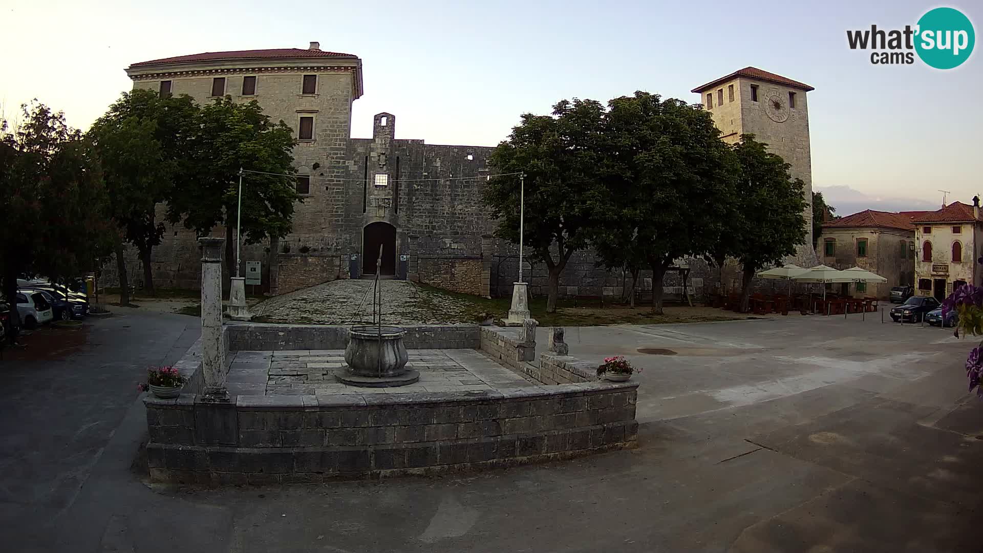 Webcam Svetvinčenat – die Burg und Brunnen – Istrien – Kroatien