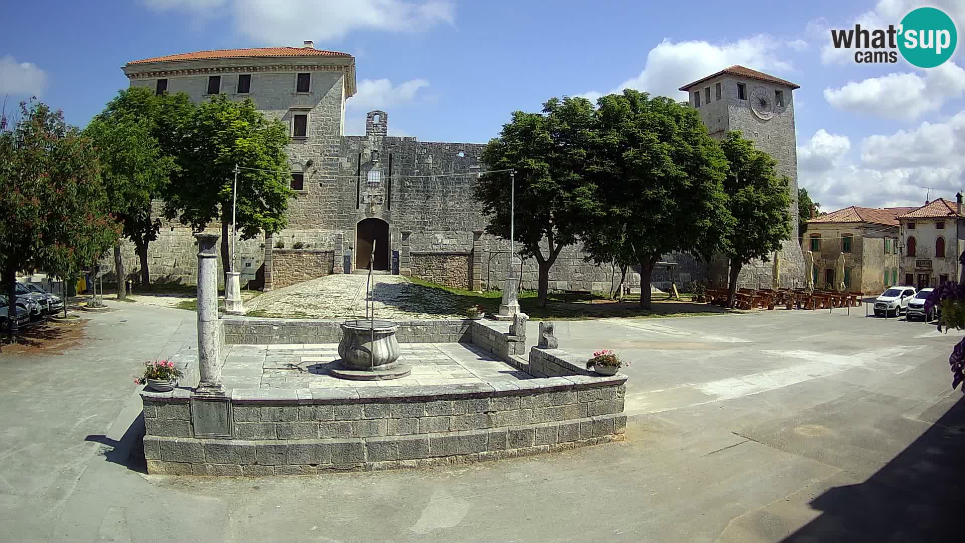 Webcam Svetvinčenat (Sanvincenti) – il castello e il pozzo – Istria – Croazia