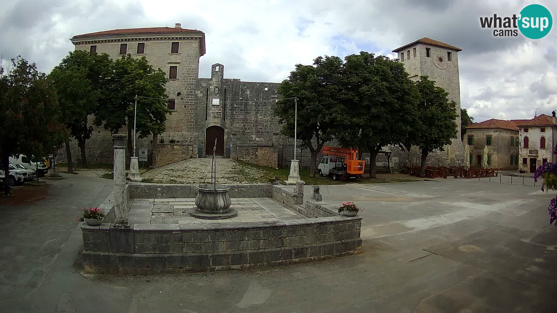 Web kamera Svetvinčenat – Dvorac i zdenac – Istra – Hrvatska