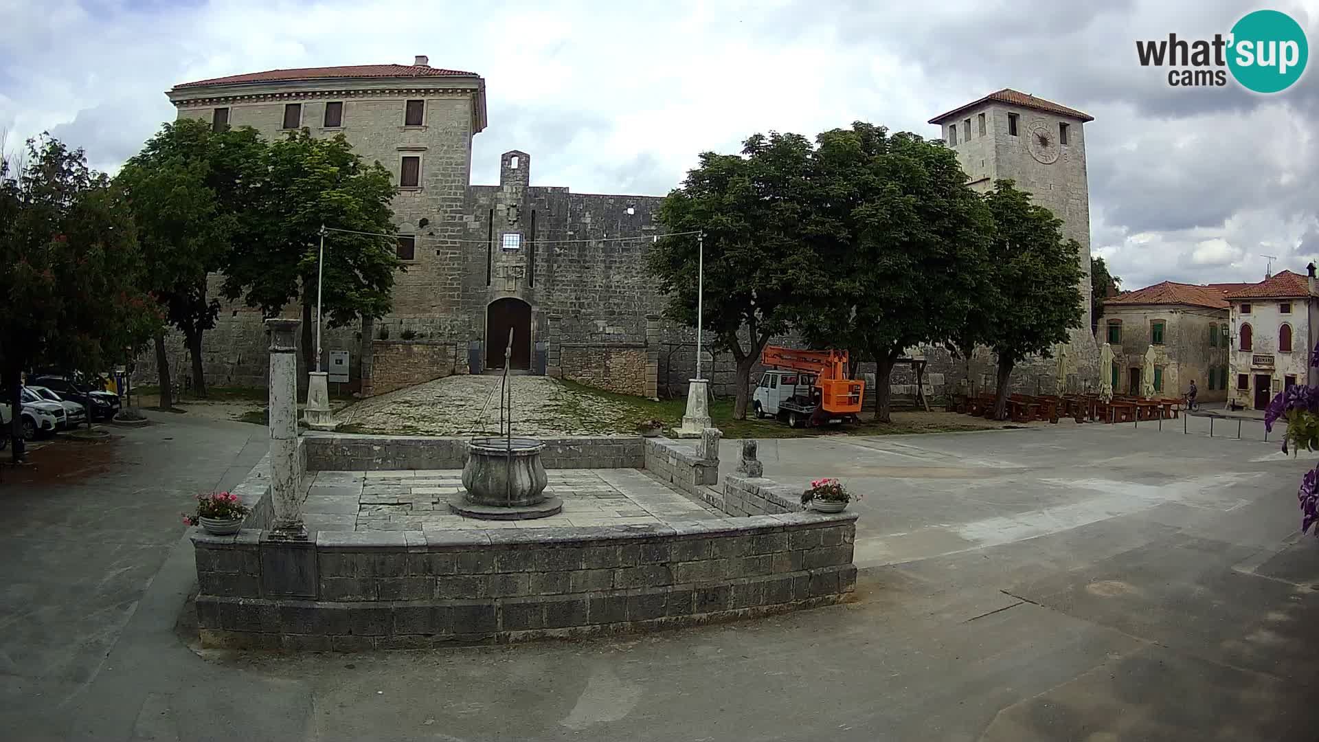 Webcam Svetvinčenat – el castillo y el pozo – Istria – Croacia