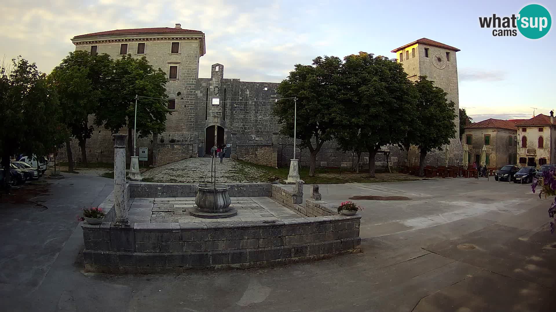 Webcam Svetvinčenat – die Burg und Brunnen – Istrien – Kroatien