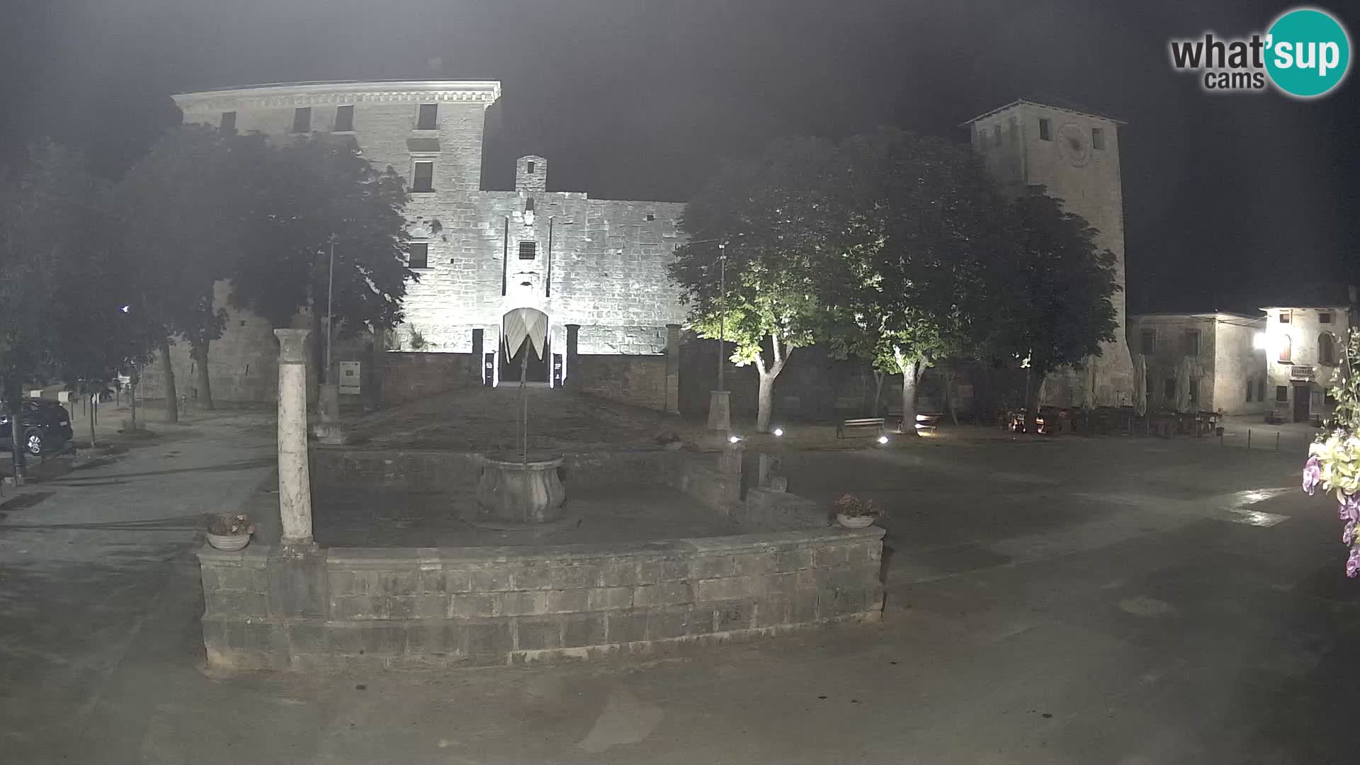 Webcam Svetvinčenat – die Burg und Brunnen – Istrien – Kroatien
