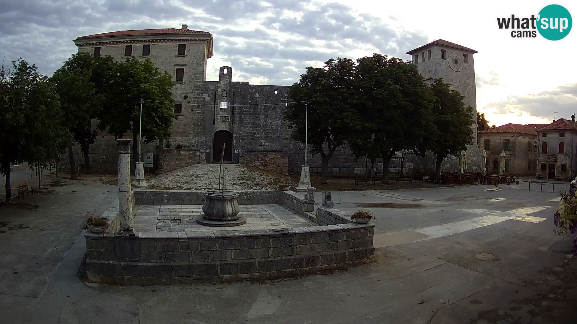 Webcam Svetvinčenat – el castillo y el pozo – Istria – Croacia