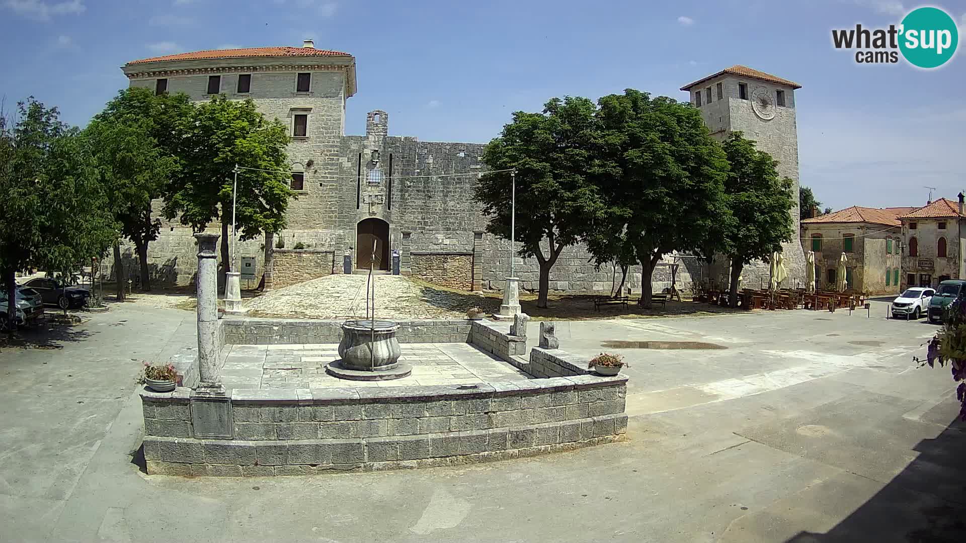 Webcam Svetvinčenat – le château et le puits – Istrie – Croatie