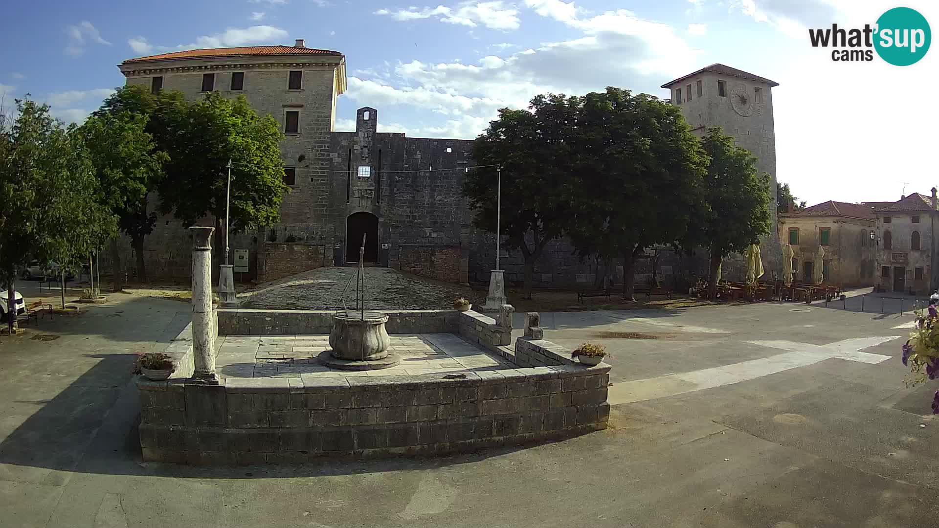 Webcam Svetvinčenat – le château et le puits – Istrie – Croatie