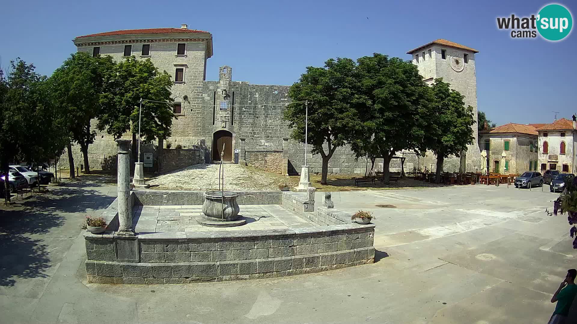 Webcam Svetvinčenat – die Burg und Brunnen – Istrien – Kroatien