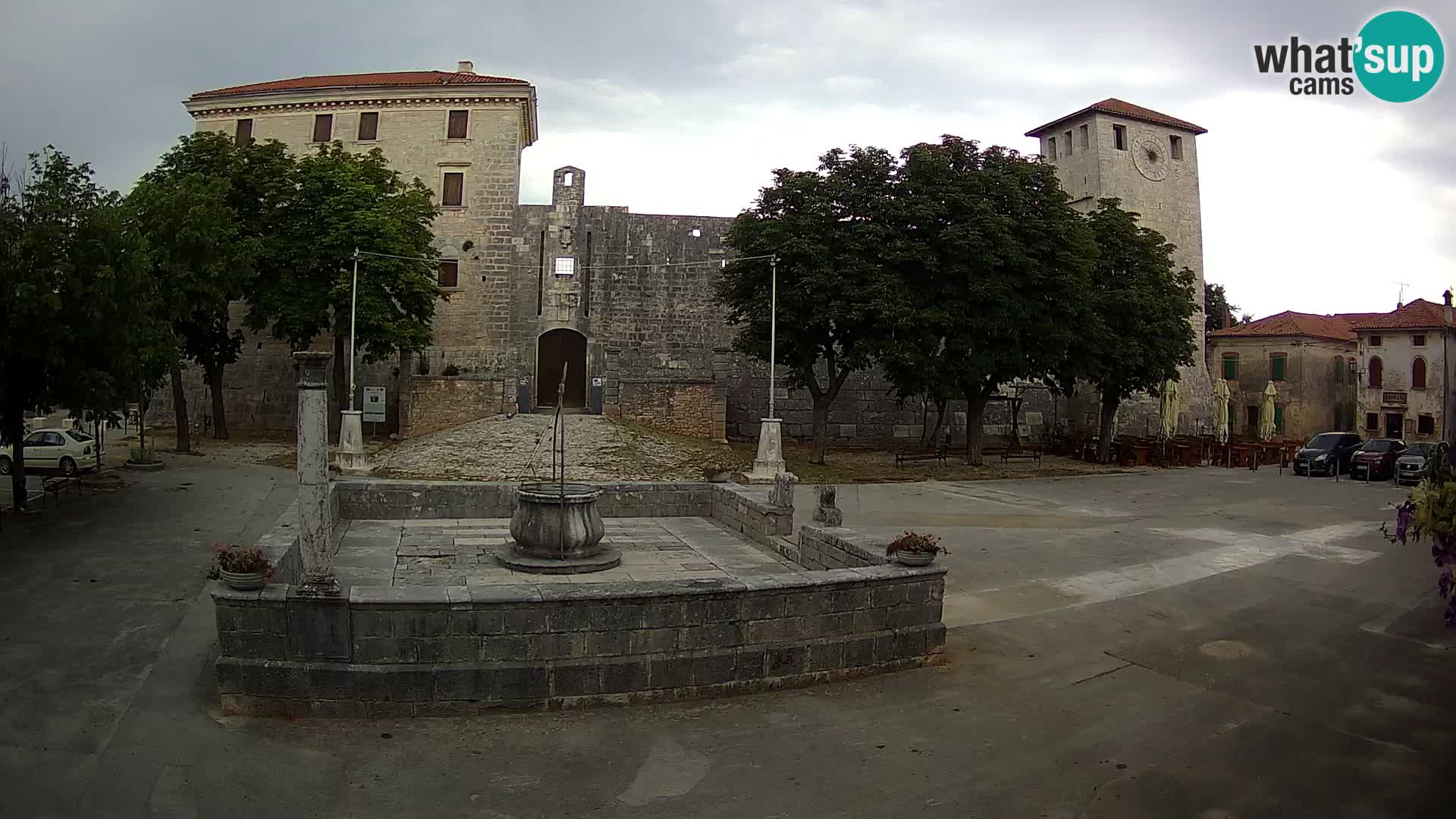 Webcam Svetvinčenat – le château et le puits – Istrie – Croatie