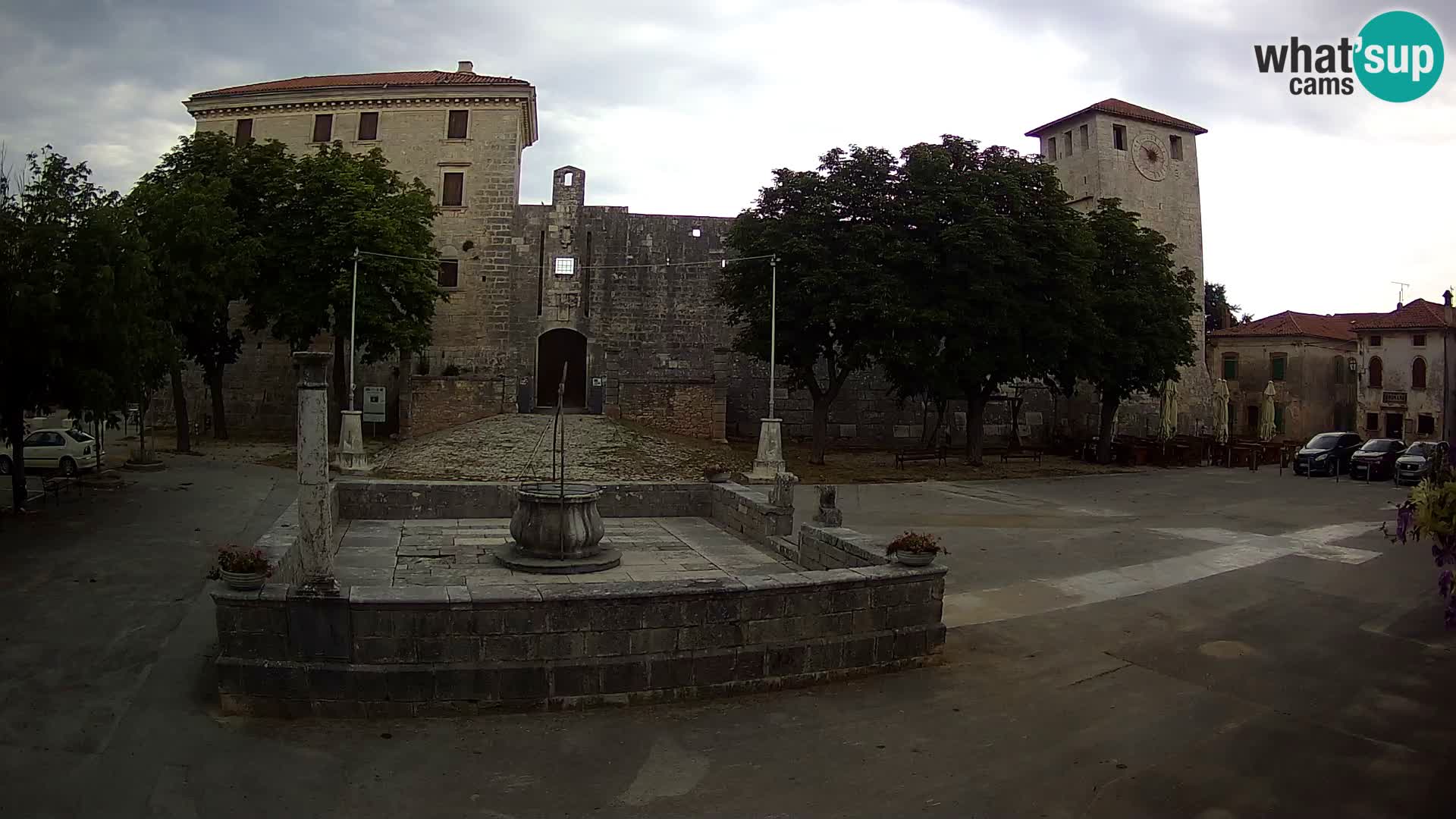Webcam Svetvinčenat (Sanvincenti) – il castello e il pozzo – Istria – Croazia