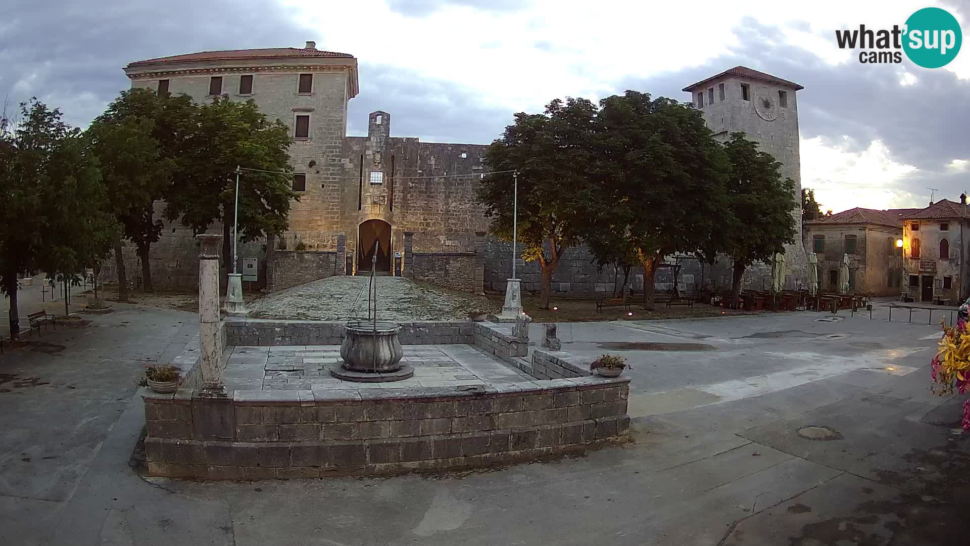 Webcam Svetvinčenat – el castillo y el pozo – Istria – Croacia