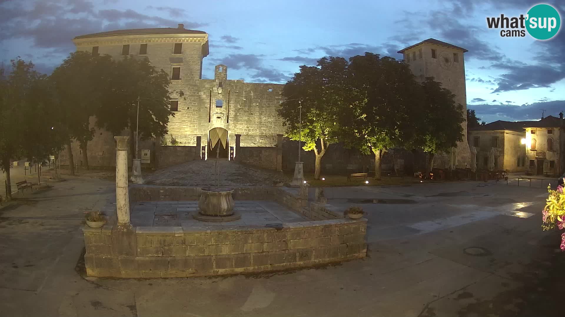 Webcam Svetvinčenat – le château et le puits – Istrie – Croatie
