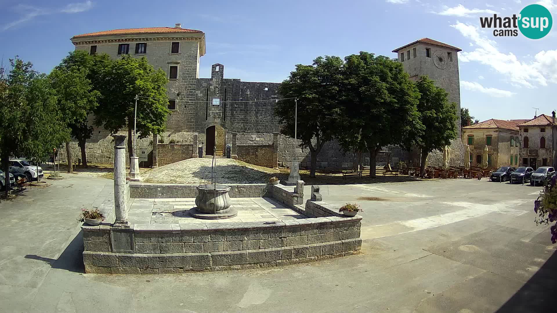 Webcam Svetvinčenat – le château et le puits – Istrie – Croatie