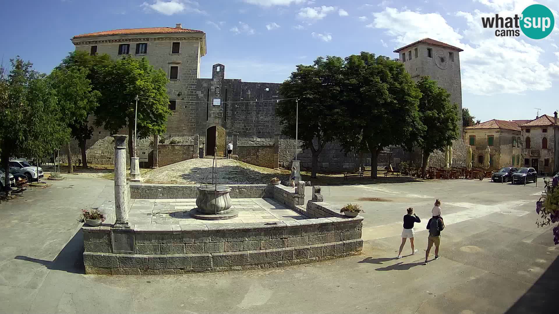Webcam Svetvinčenat – die Burg und Brunnen – Istrien – Kroatien