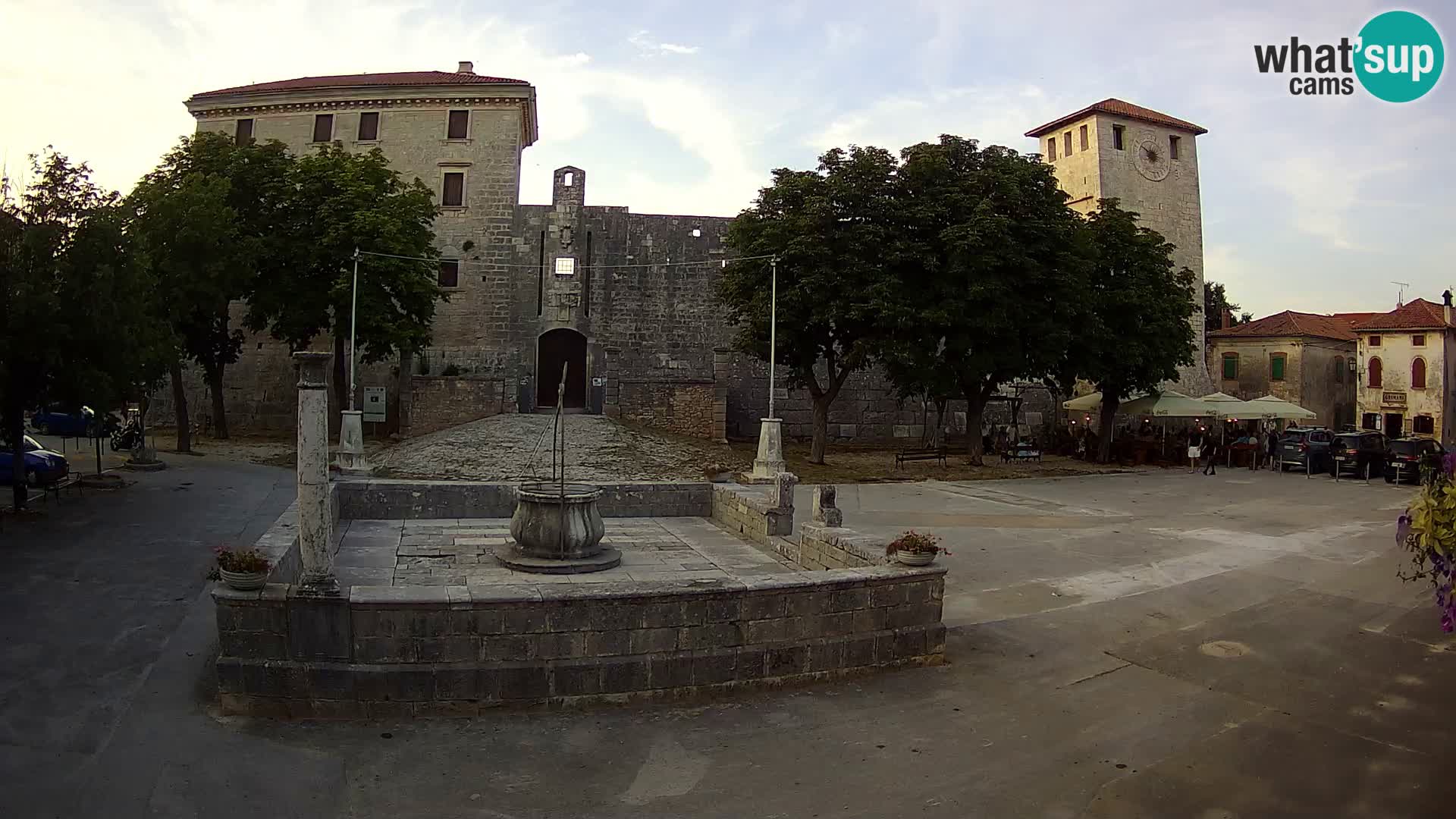 Webcam Svetvinčenat – die Burg und Brunnen – Istrien – Kroatien