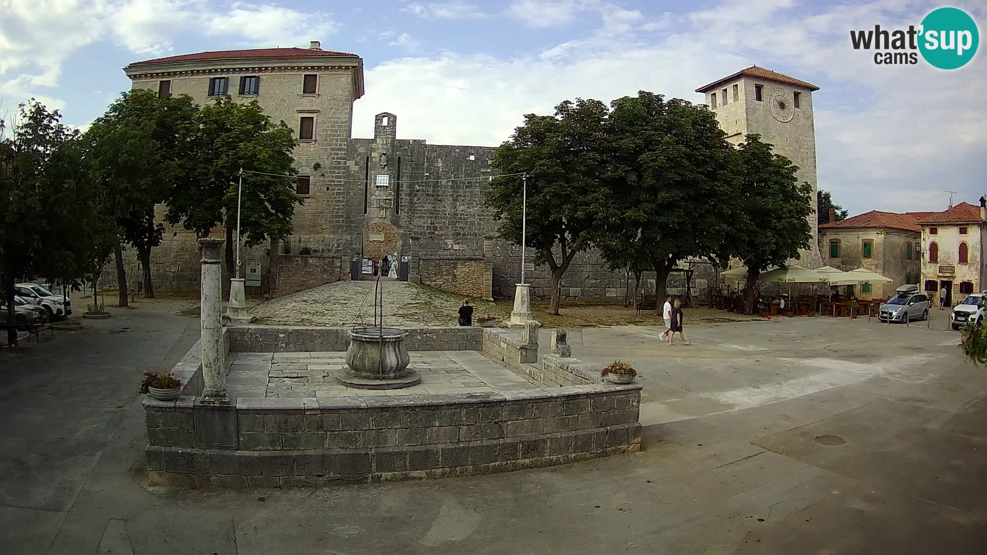 Webcam Svetvinčenat – die Burg und Brunnen – Istrien – Kroatien