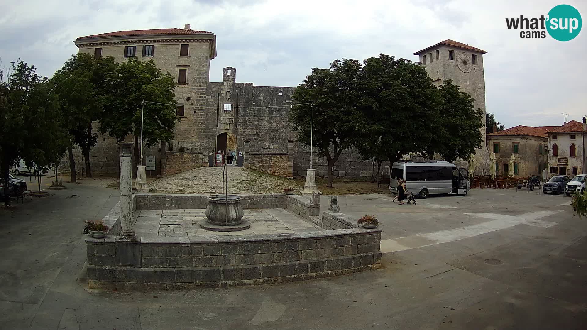 Webcam Svetvinčenat (Sanvincenti) – il castello e il pozzo – Istria – Croazia