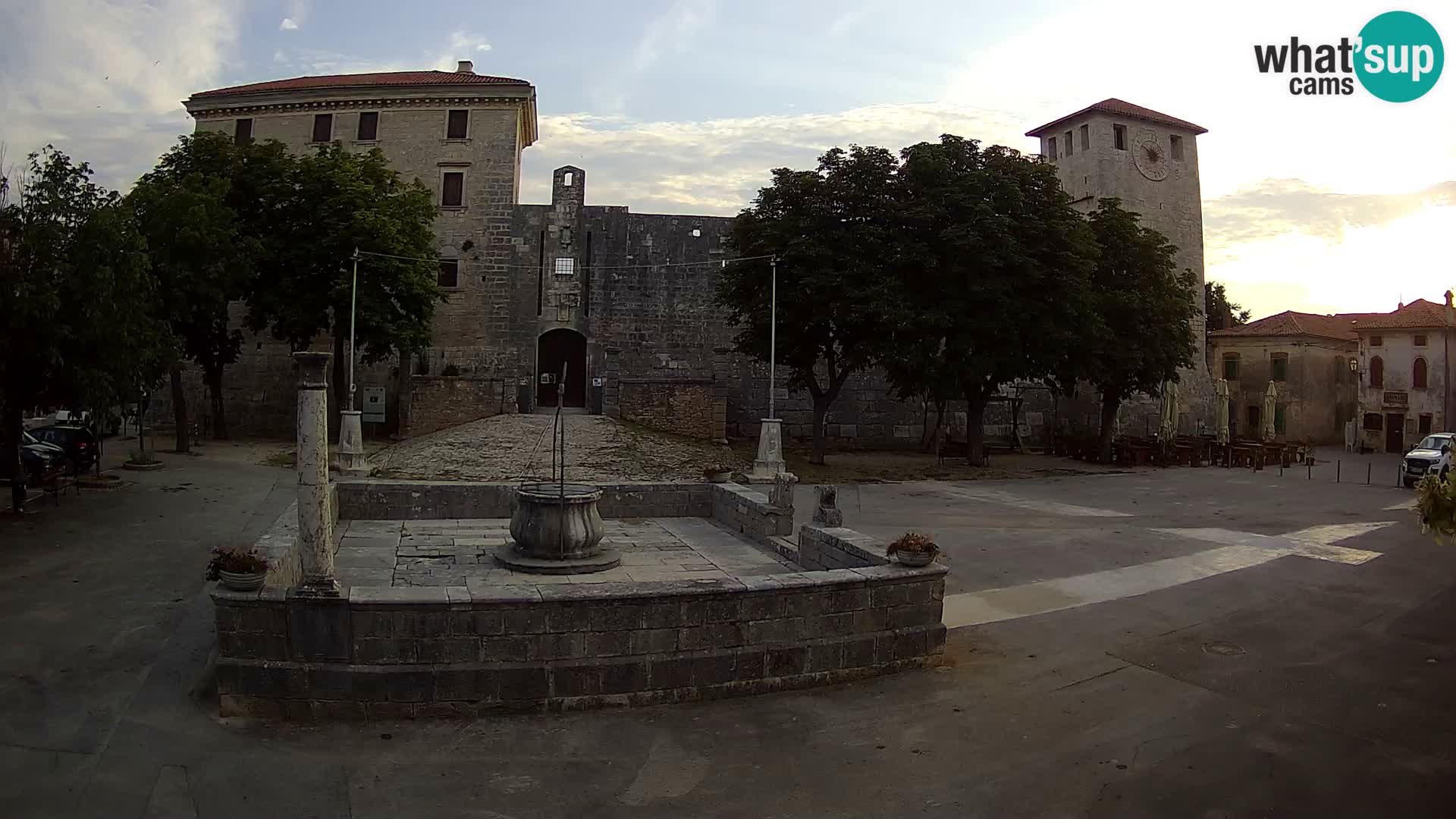 Webcam Svetvinčenat – die Burg und Brunnen – Istrien – Kroatien