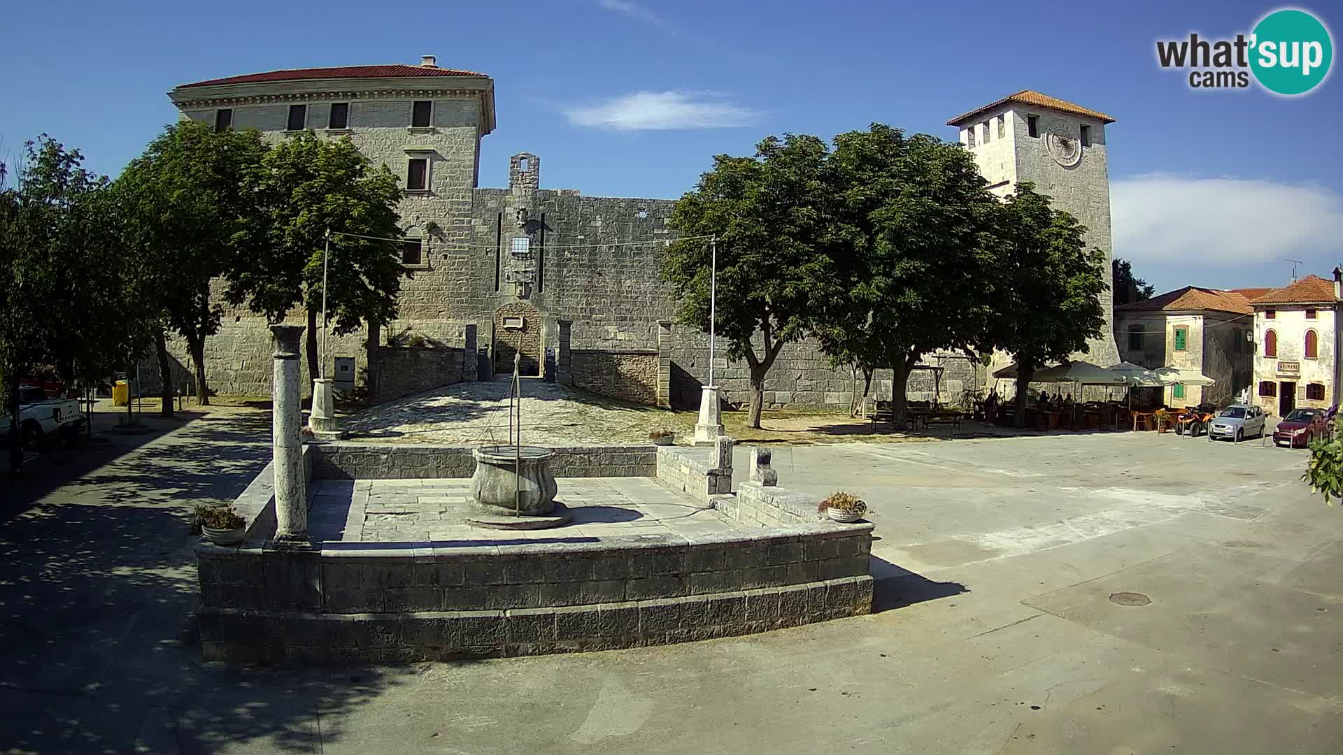 Webcam Svetvinčenat – die Burg und Brunnen – Istrien – Kroatien