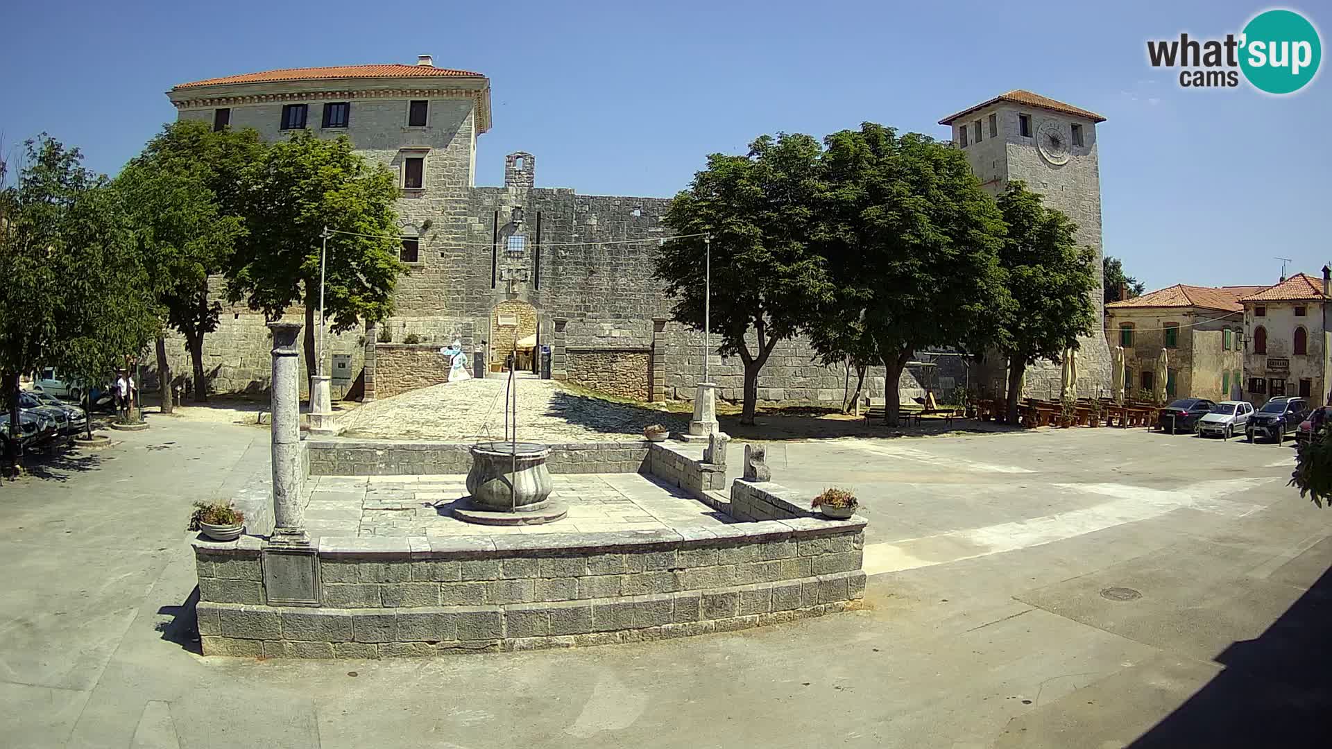 Webcam Svetvinčenat – die Burg und Brunnen – Istrien – Kroatien