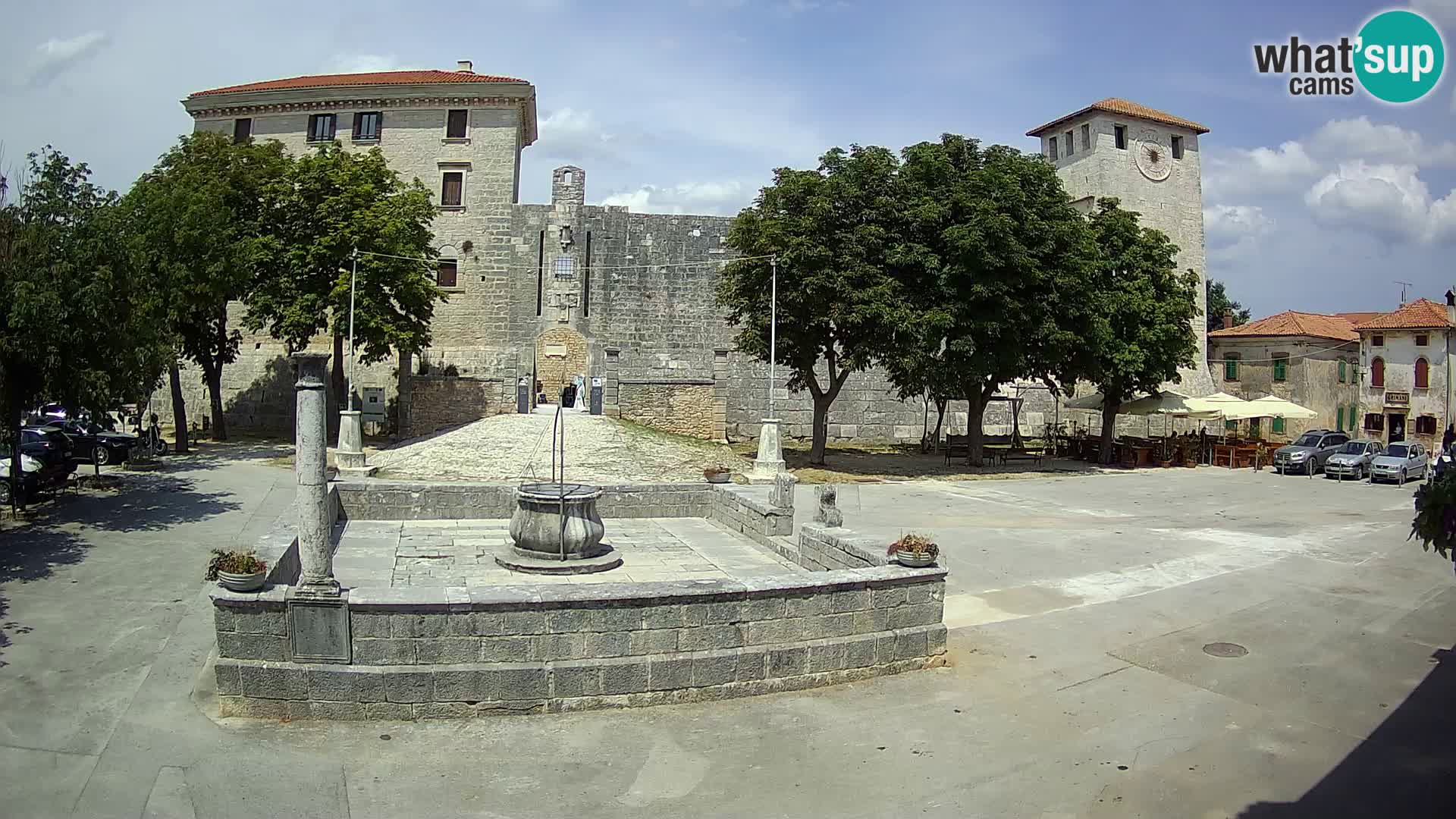Webcam Svetvinčenat – die Burg und Brunnen – Istrien – Kroatien