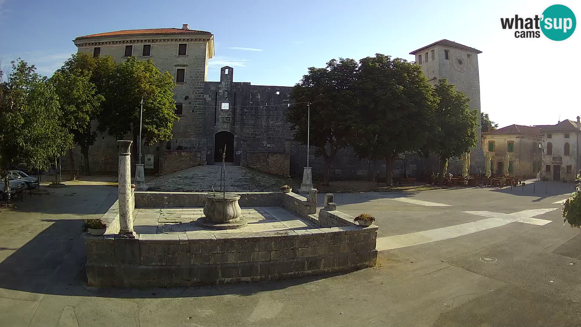 Webcam Svetvinčenat – die Burg und Brunnen – Istrien – Kroatien