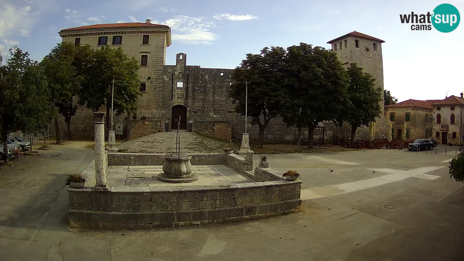 Webcam Svetvinčenat – die Burg und Brunnen – Istrien – Kroatien