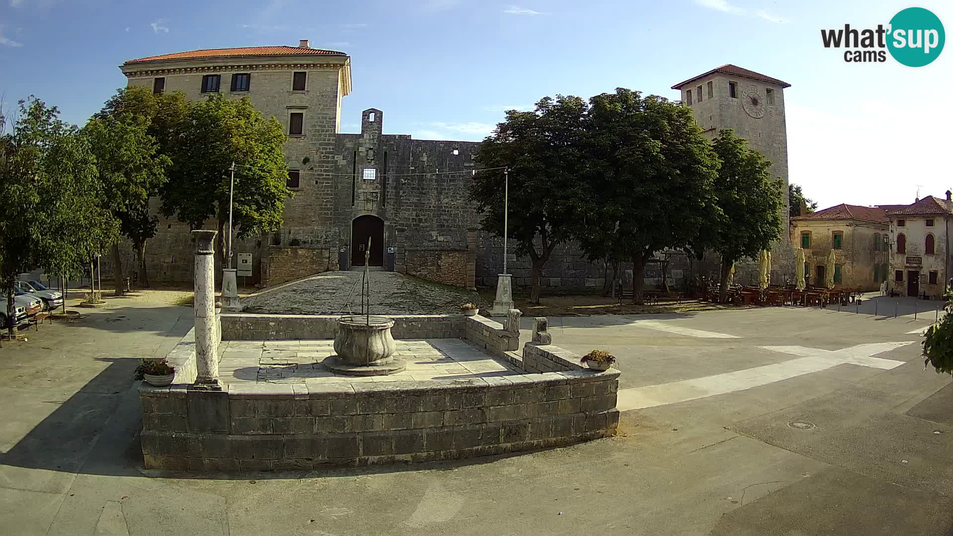 Webcam Svetvinčenat – die Burg und Brunnen – Istrien – Kroatien
