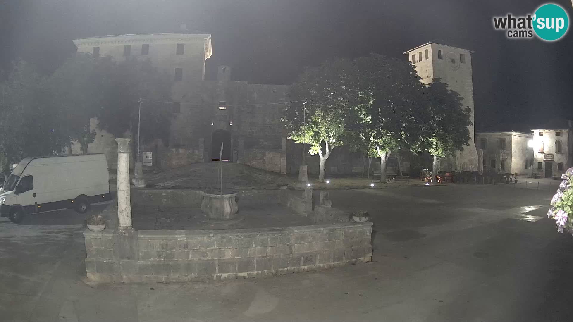 Webcam Svetvinčenat – die Burg und Brunnen – Istrien – Kroatien