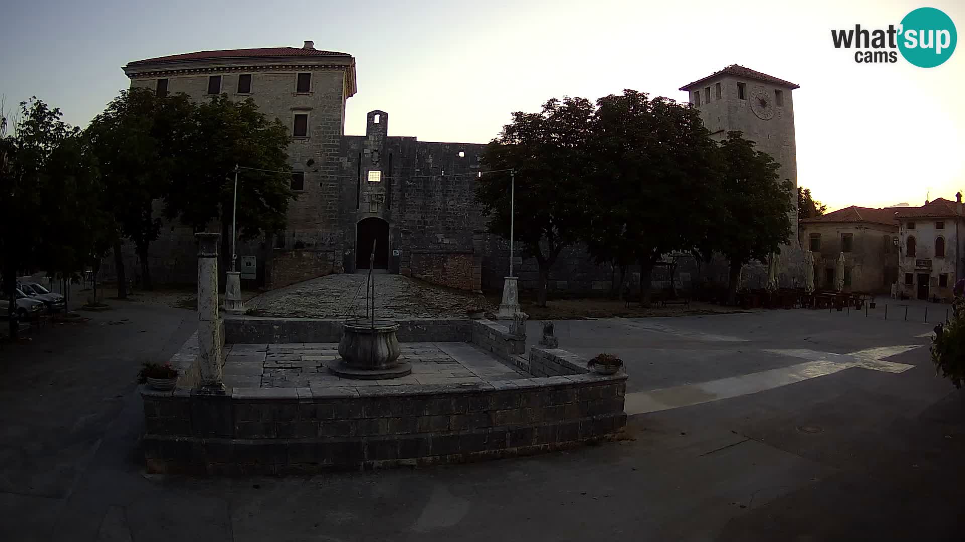 Webcam Svetvinčenat (Sanvincenti) – il castello e il pozzo – Istria – Croazia