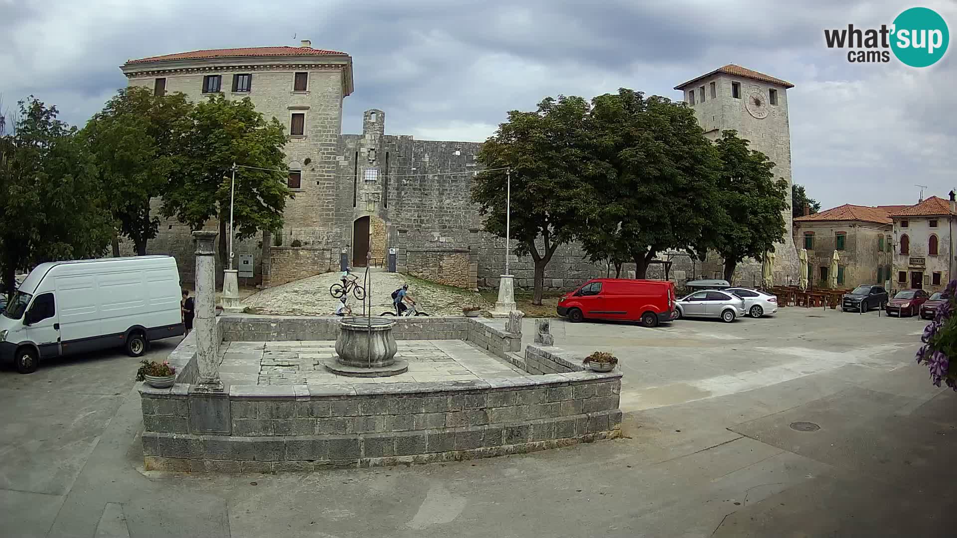 Webcam Svetvinčenat – le château et le puits – Istrie – Croatie