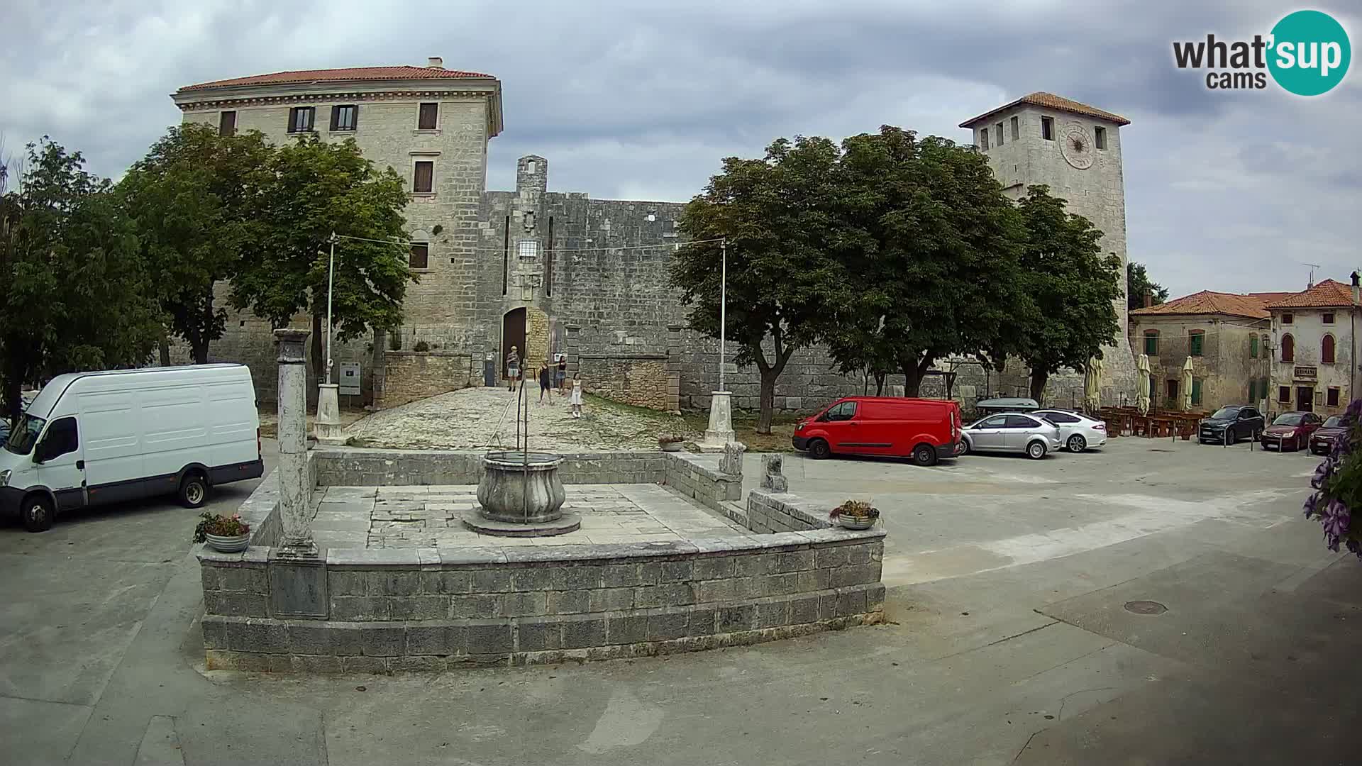 Webcam Svetvinčenat – el castillo y el pozo – Istria – Croacia