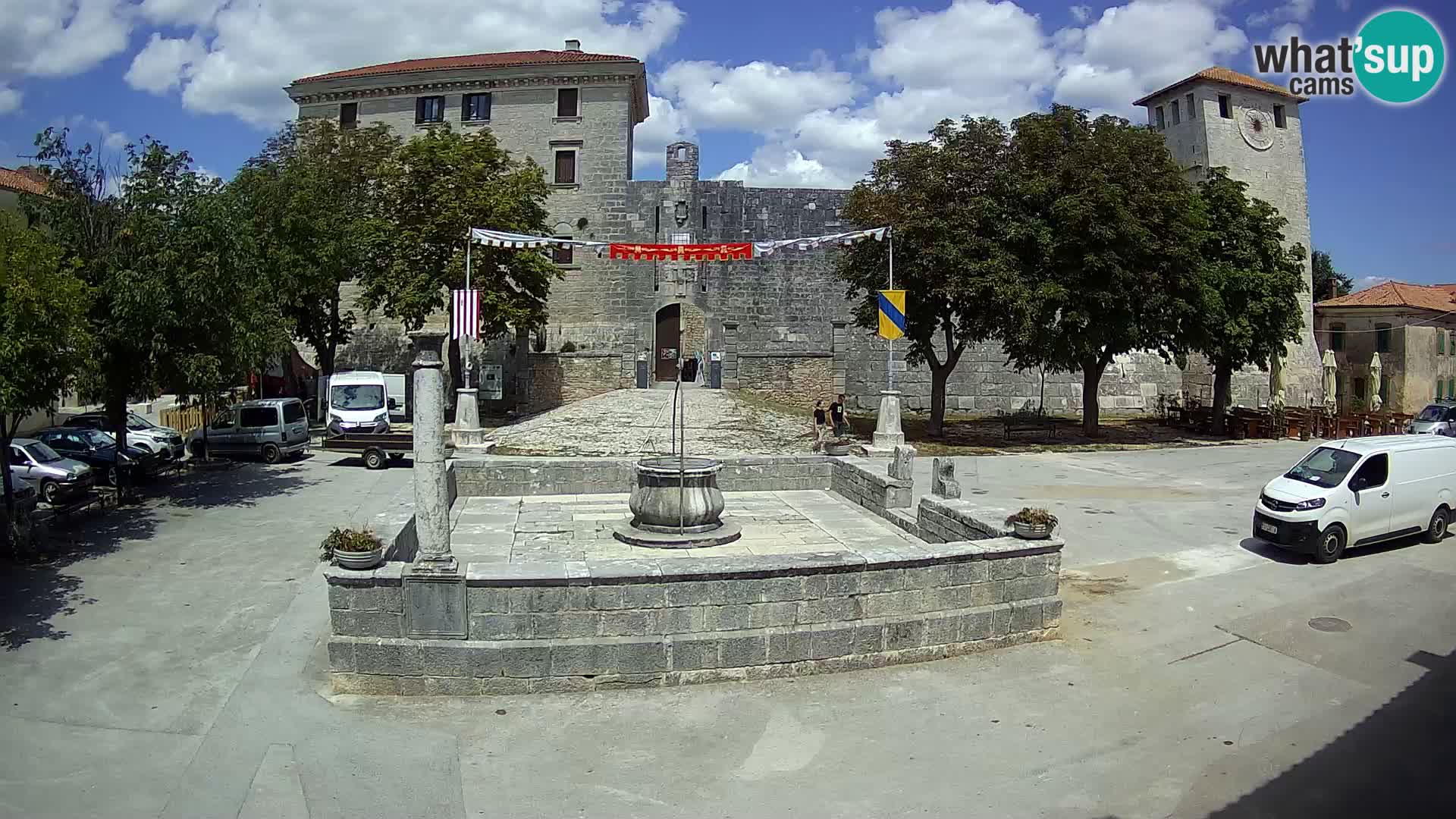 Webcam Svetvinčenat – le château et le puits – Istrie – Croatie