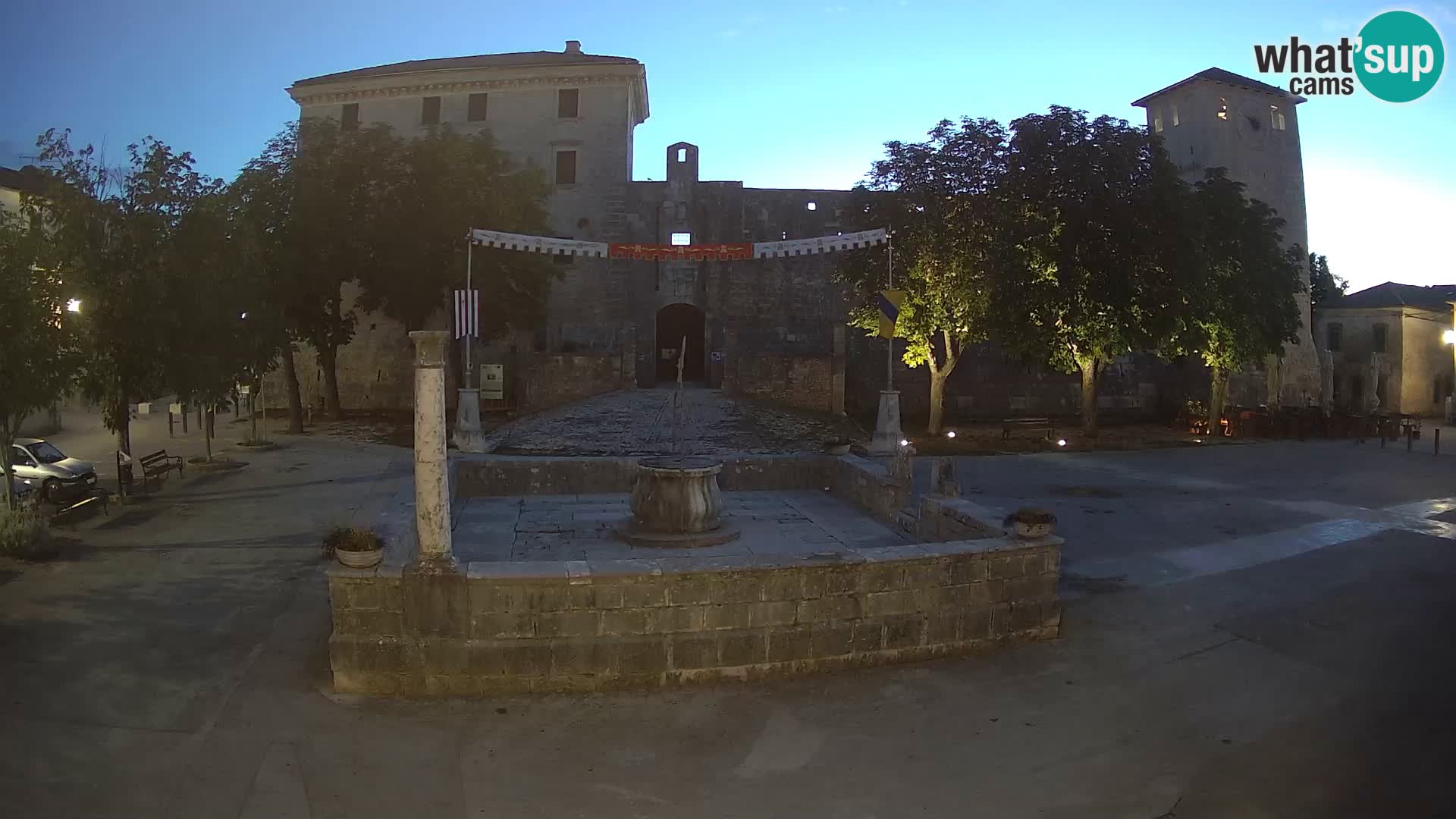 Webcam Svetvinčenat (Sanvincenti) – il castello e il pozzo – Istria – Croazia