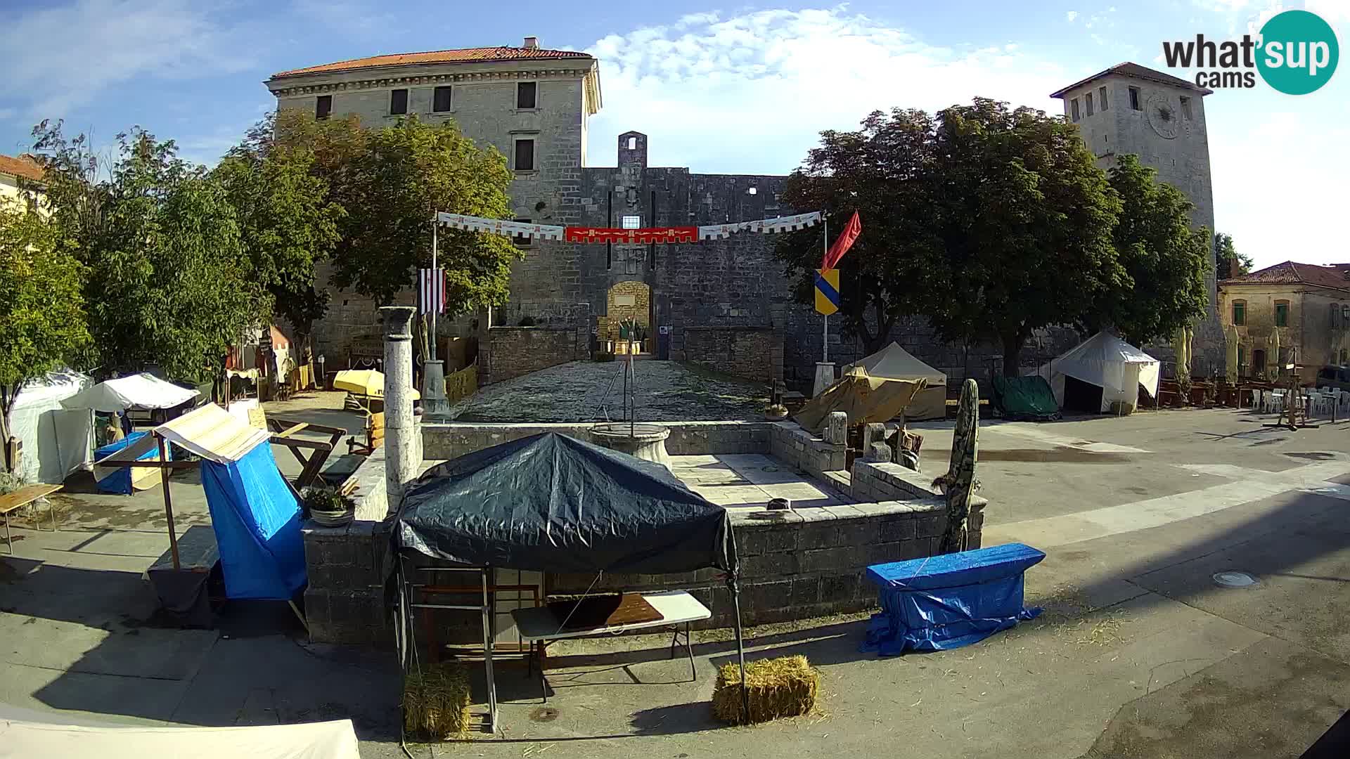 Webcam Svetvinčenat – die Burg und Brunnen – Istrien – Kroatien