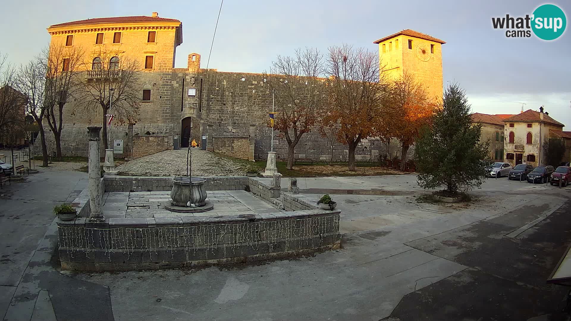 Webcam Svetvinčenat – die Burg und Brunnen – Istrien – Kroatien