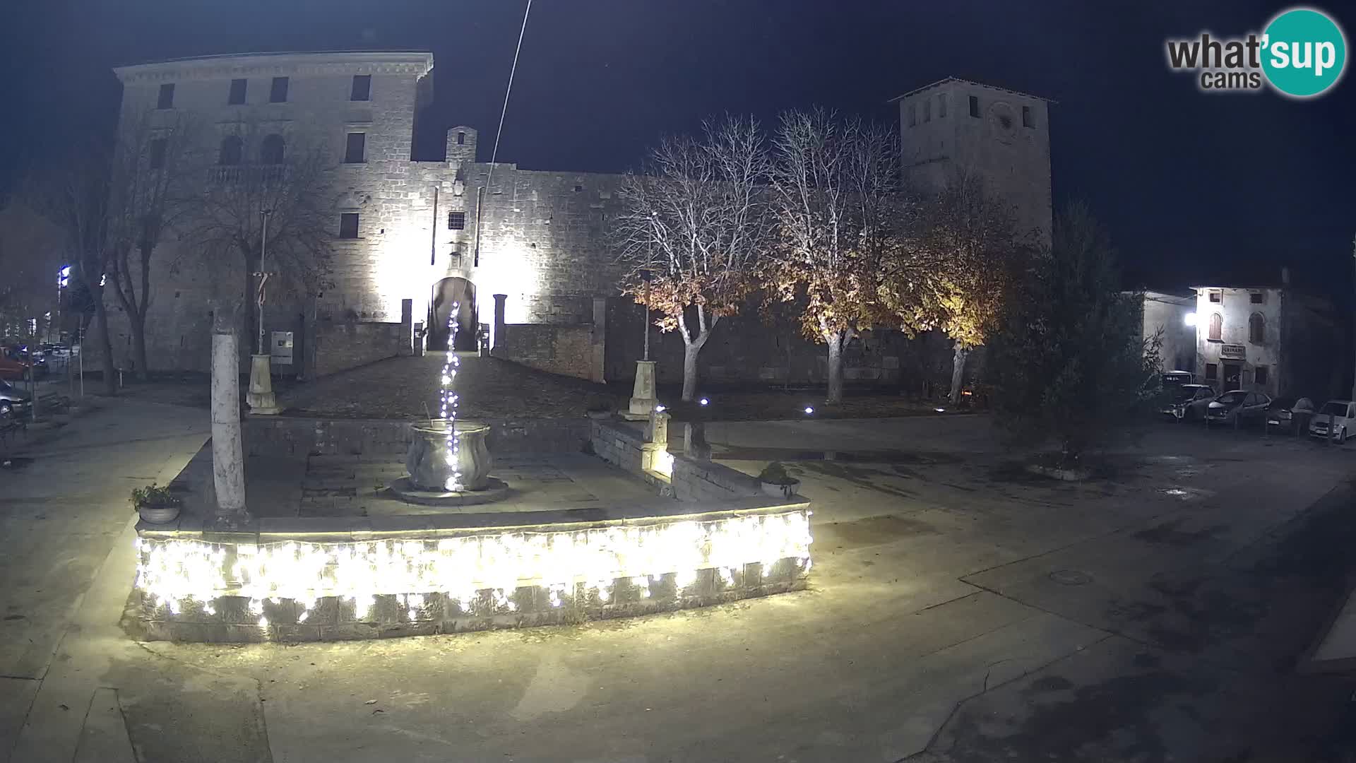 Webcam Svetvinčenat – le château et le puits – Istrie – Croatie