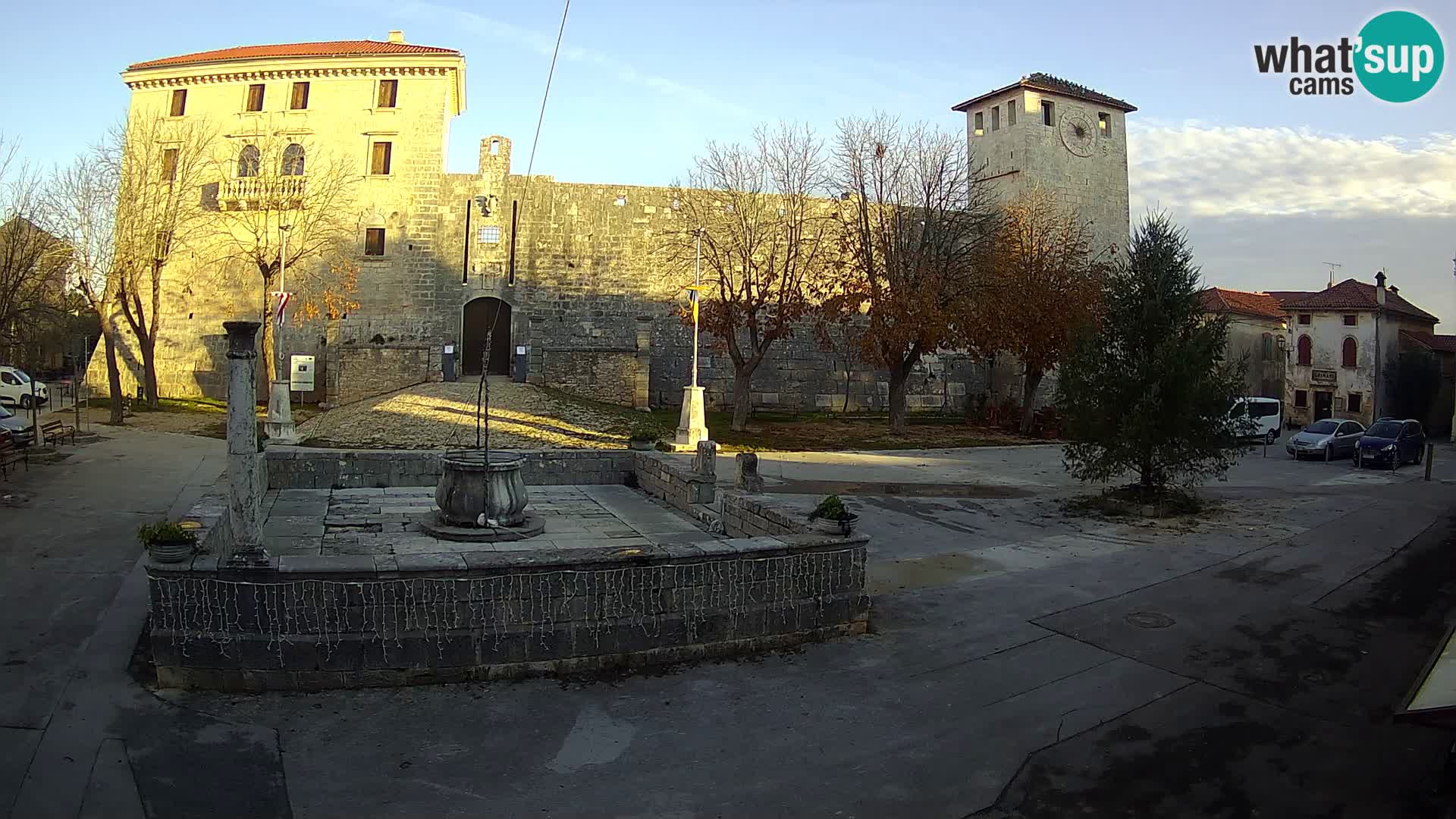 Webcam Svetvinčenat – die Burg und Brunnen – Istrien – Kroatien