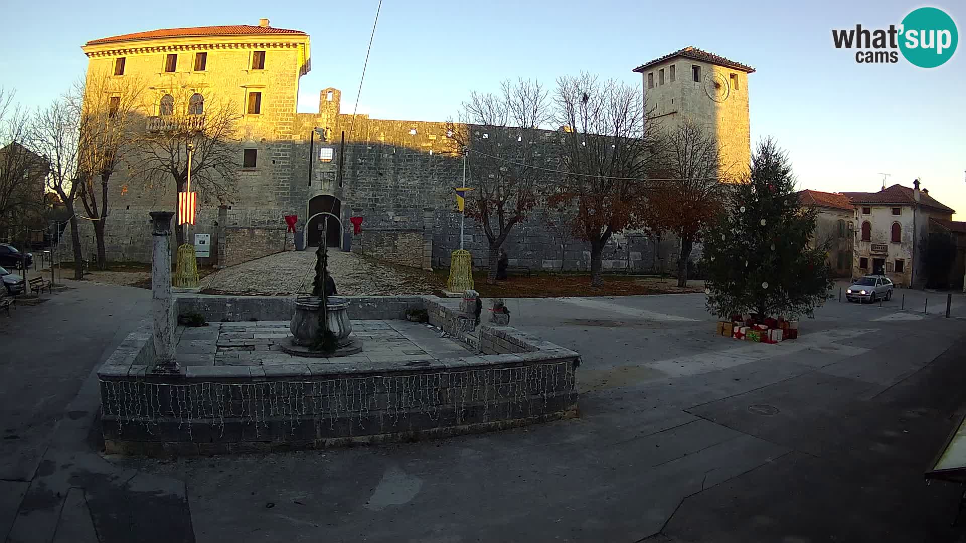 Webcam Svetvinčenat – el castillo y el pozo – Istria – Croacia