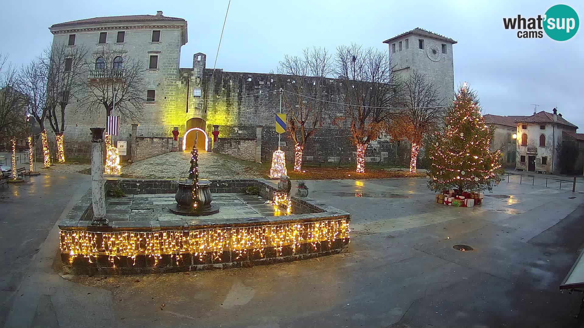 Webcam Svetvinčenat – the Castle and well – Istria – Croatia