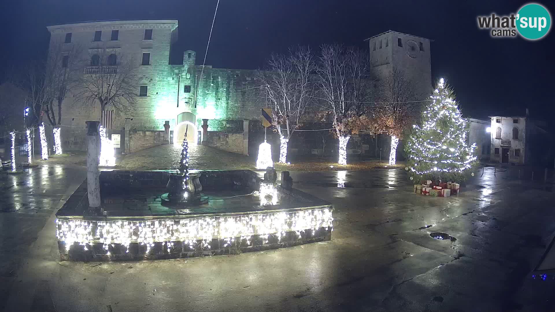 Webcam Svetvinčenat – die Burg und Brunnen – Istrien – Kroatien