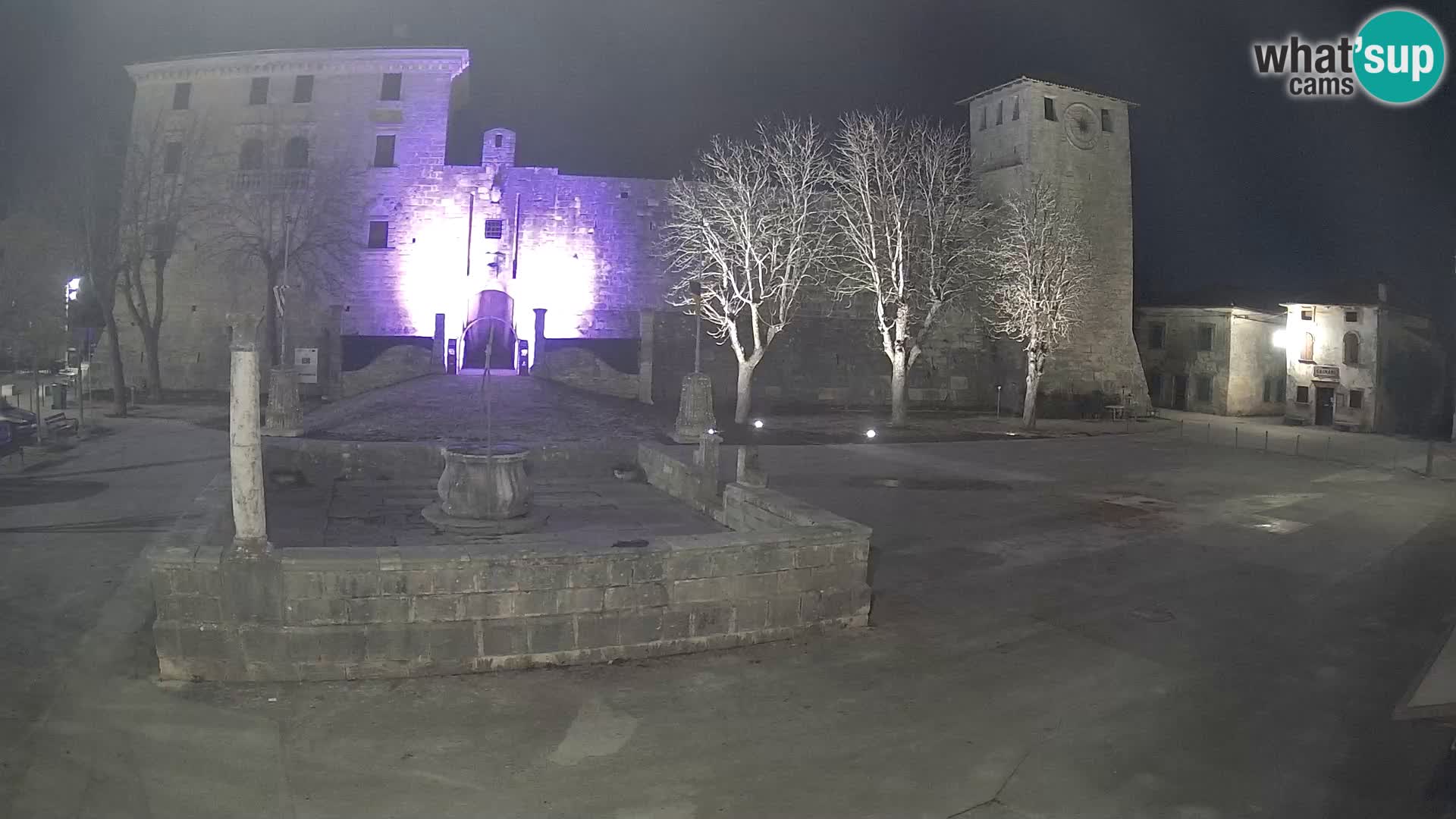 Webcam Svetvinčenat – le château et le puits – Istrie – Croatie