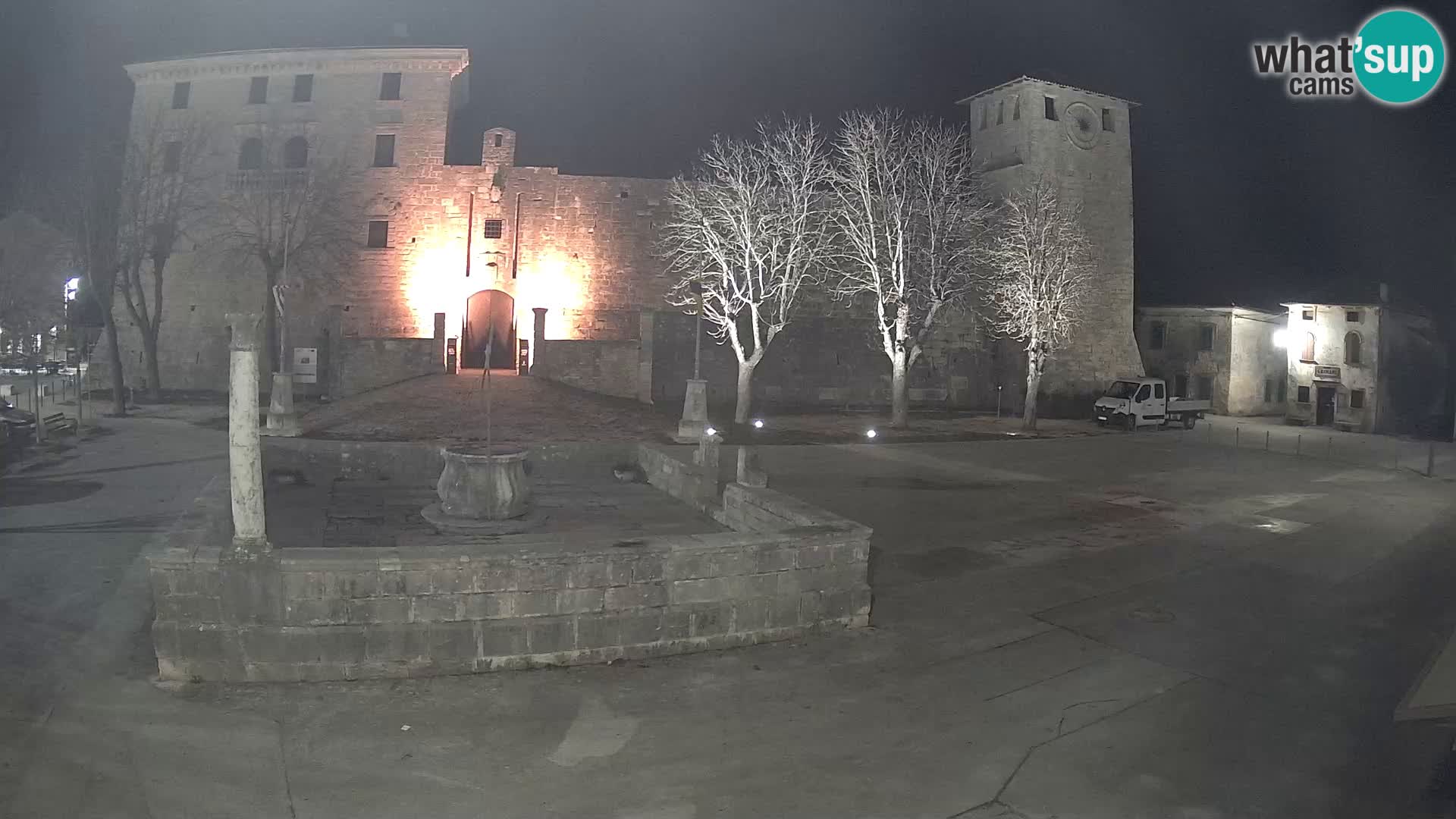 Webcam Svetvinčenat – die Burg und Brunnen – Istrien – Kroatien