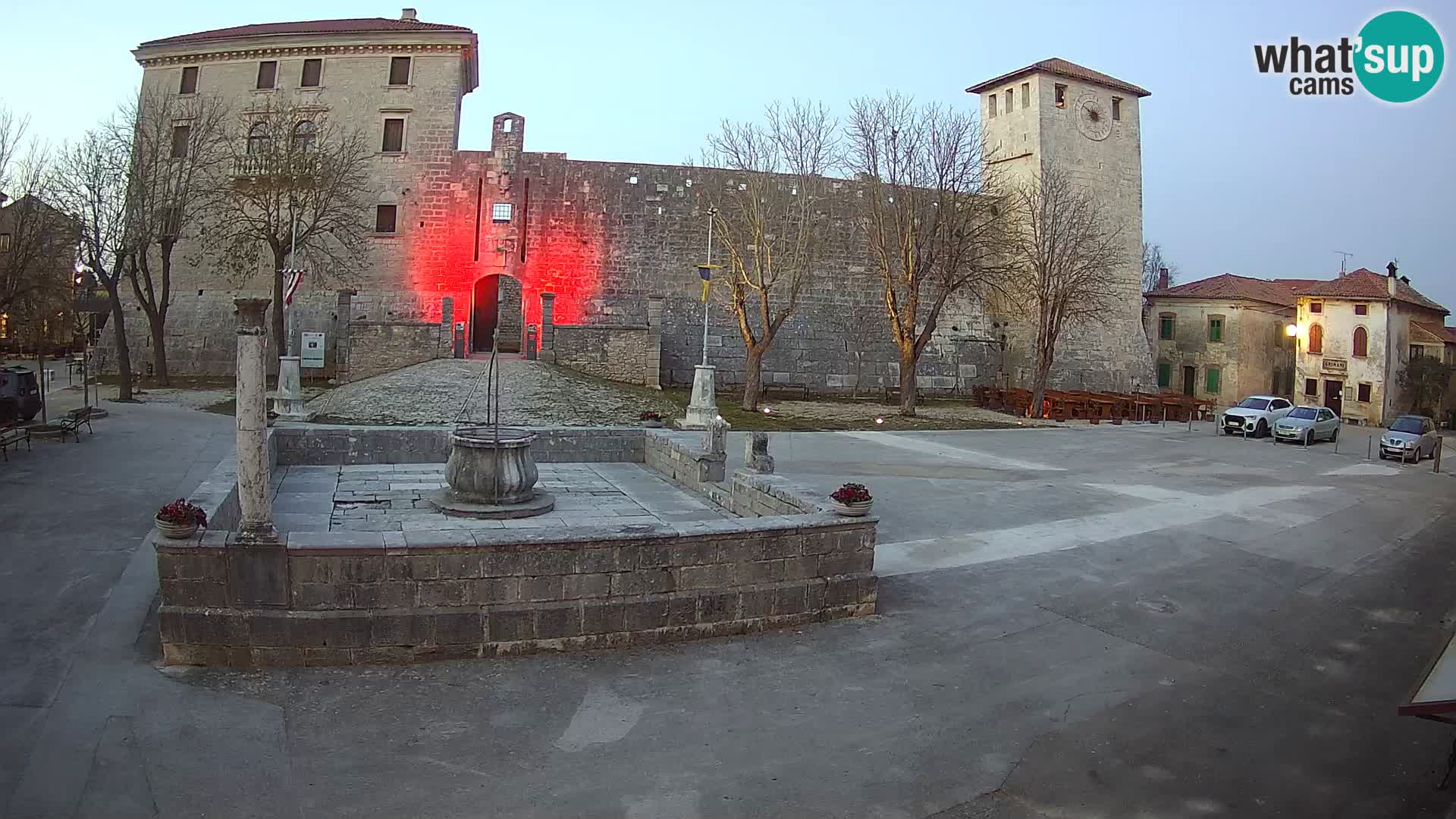 Webcam Svetvinčenat – le château et le puits – Istrie – Croatie