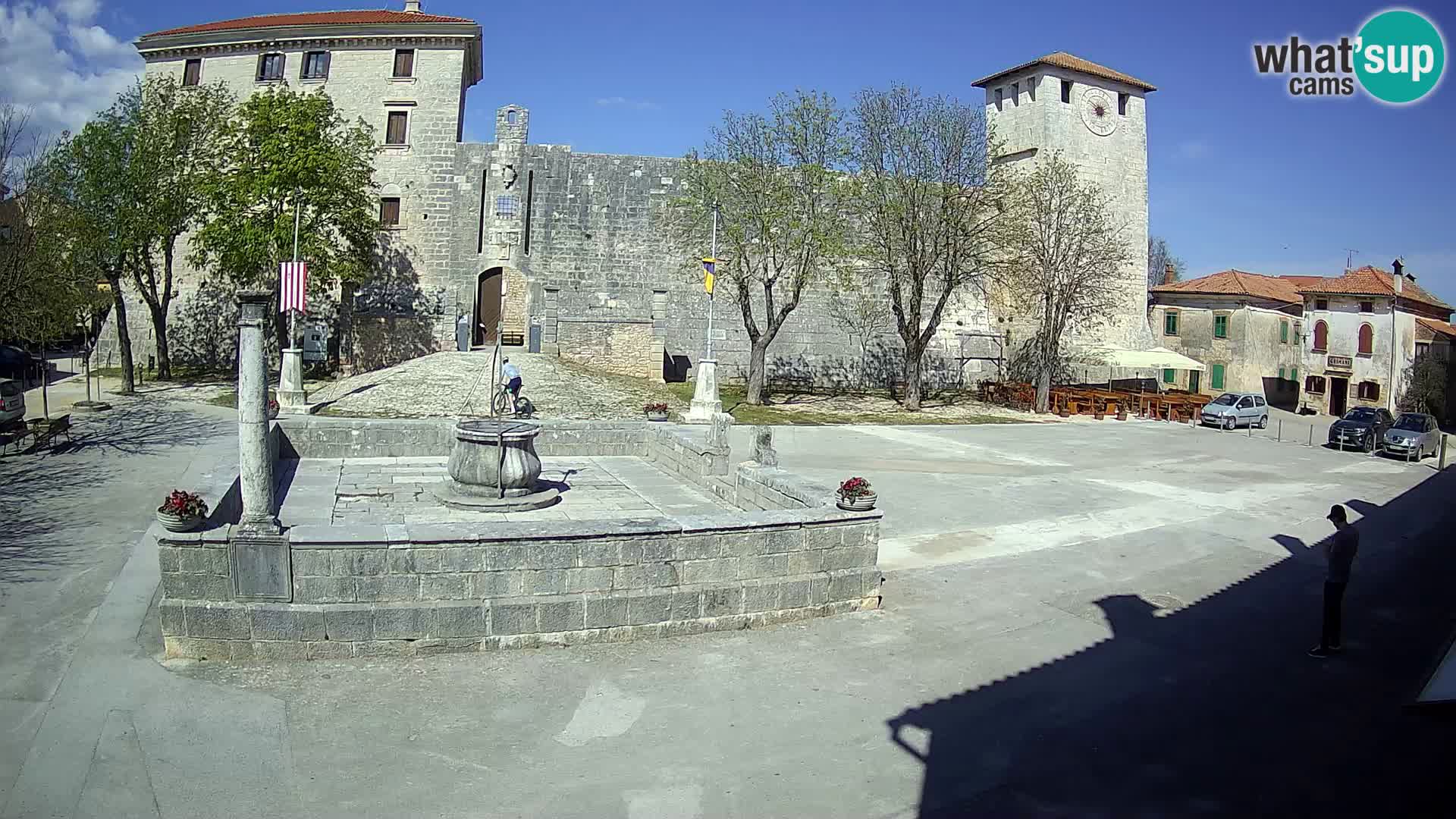 Webcam Svetvinčenat – le château et le puits – Istrie – Croatie
