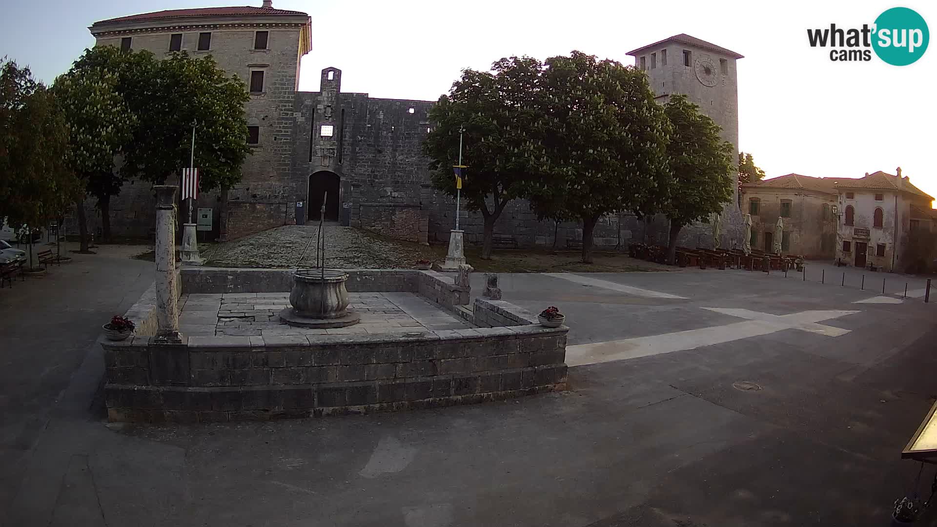 Webcam Svetvinčenat – le château et le puits – Istrie – Croatie