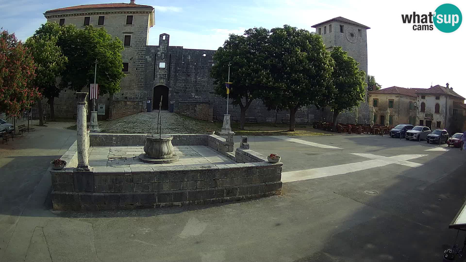 Webcam Svetvinčenat – die Burg und Brunnen – Istrien – Kroatien