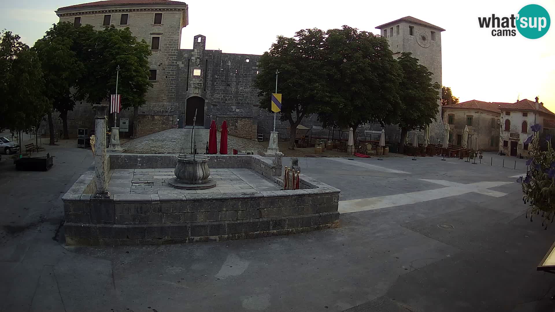 Webcam Svetvinčenat (Sanvincenti) – il castello e il pozzo – Istria – Croazia