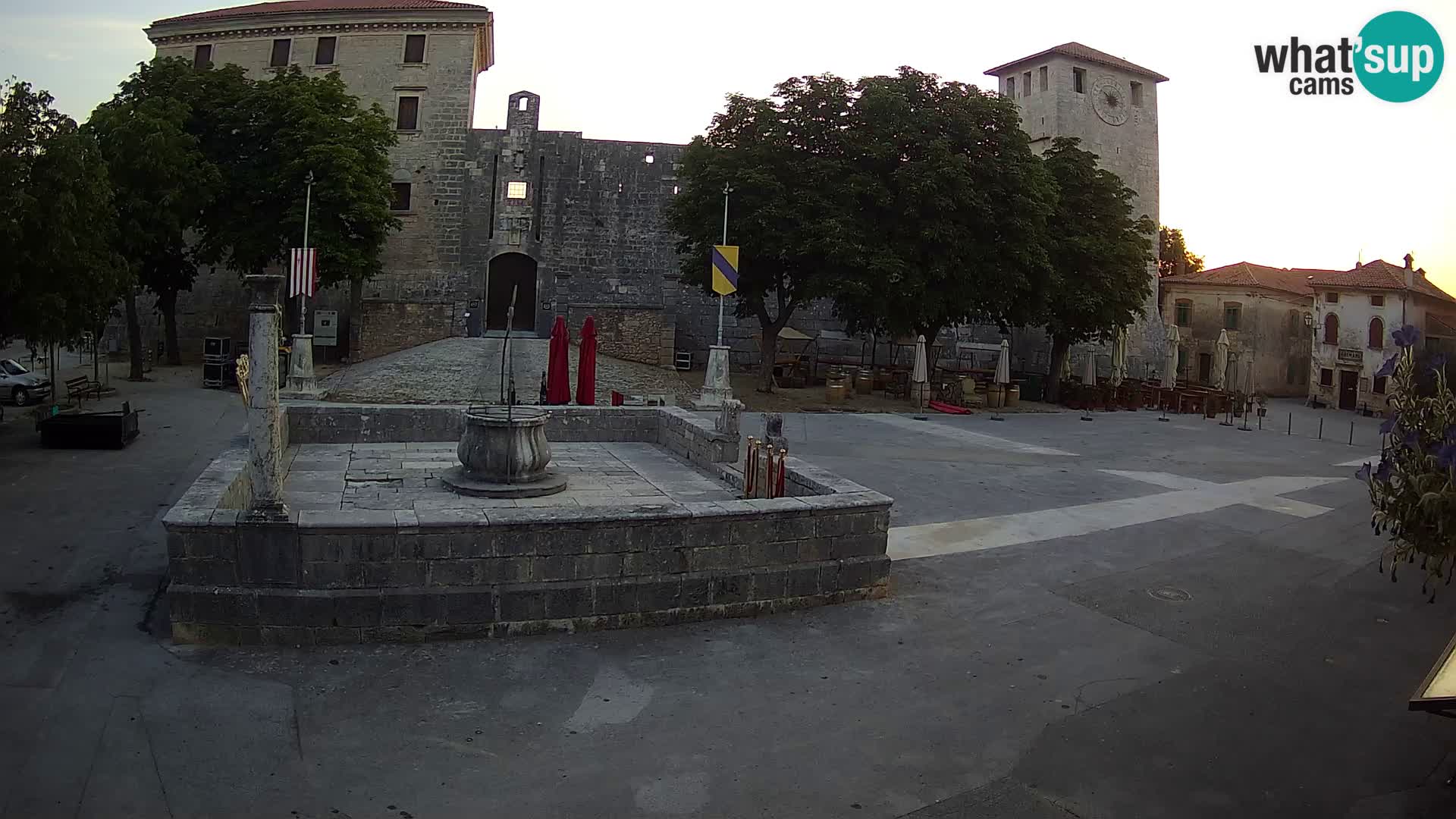 Webcam Svetvinčenat – le château et le puits – Istrie – Croatie