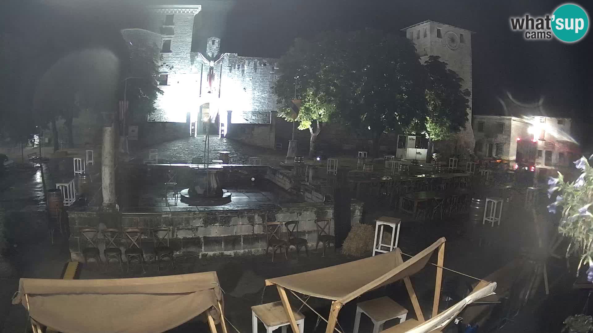 Webcam Svetvinčenat – die Burg und Brunnen – Istrien – Kroatien