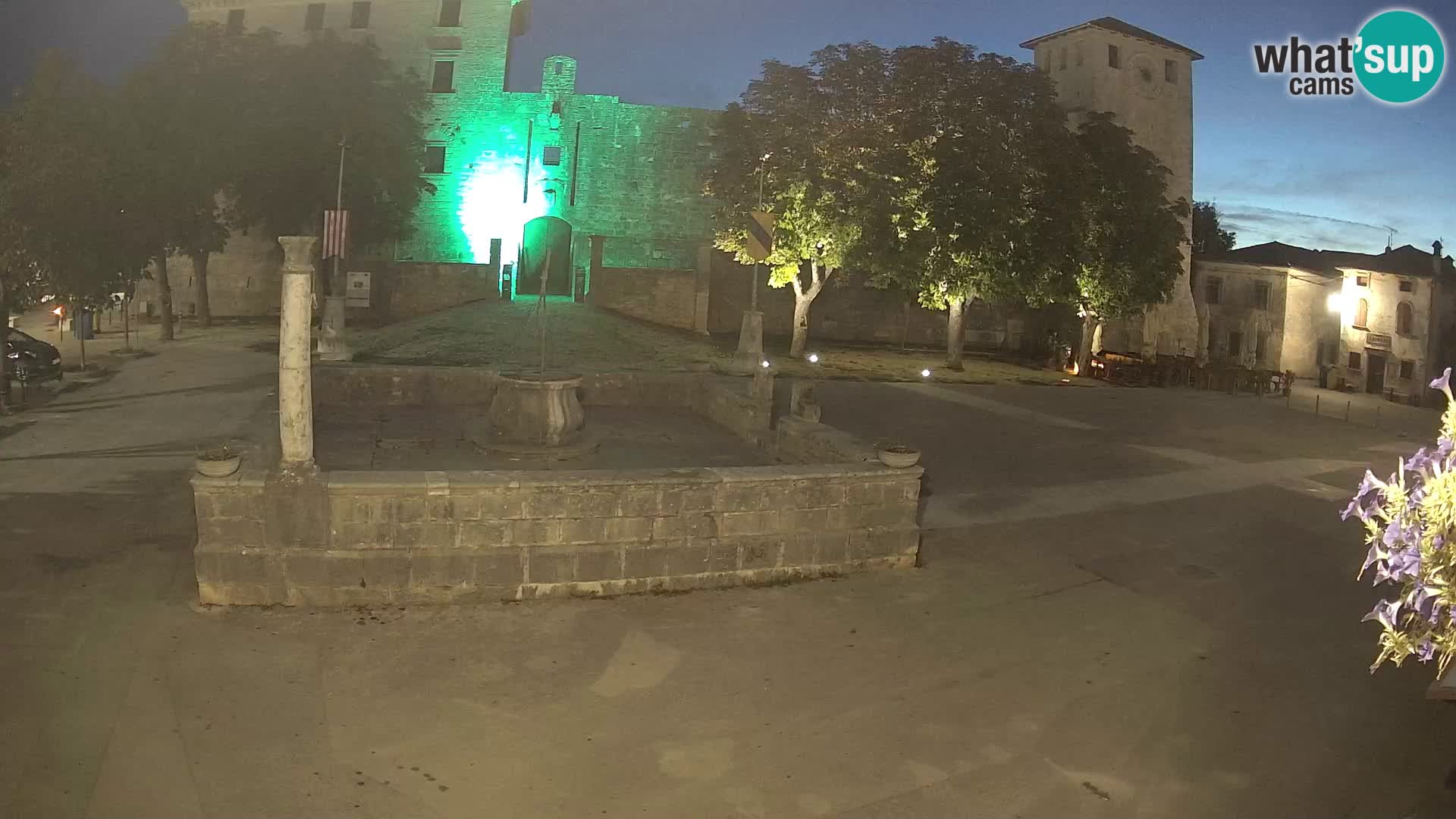 Spletna kamera Svetvinčenat – Grad in vodnjak – Istra – Hrvaška